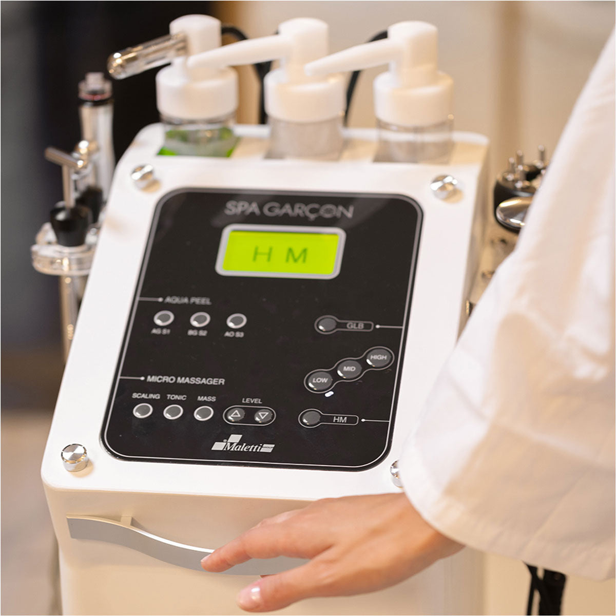 Multifunction Scalp Head SPA Machine for Boys on Wheels