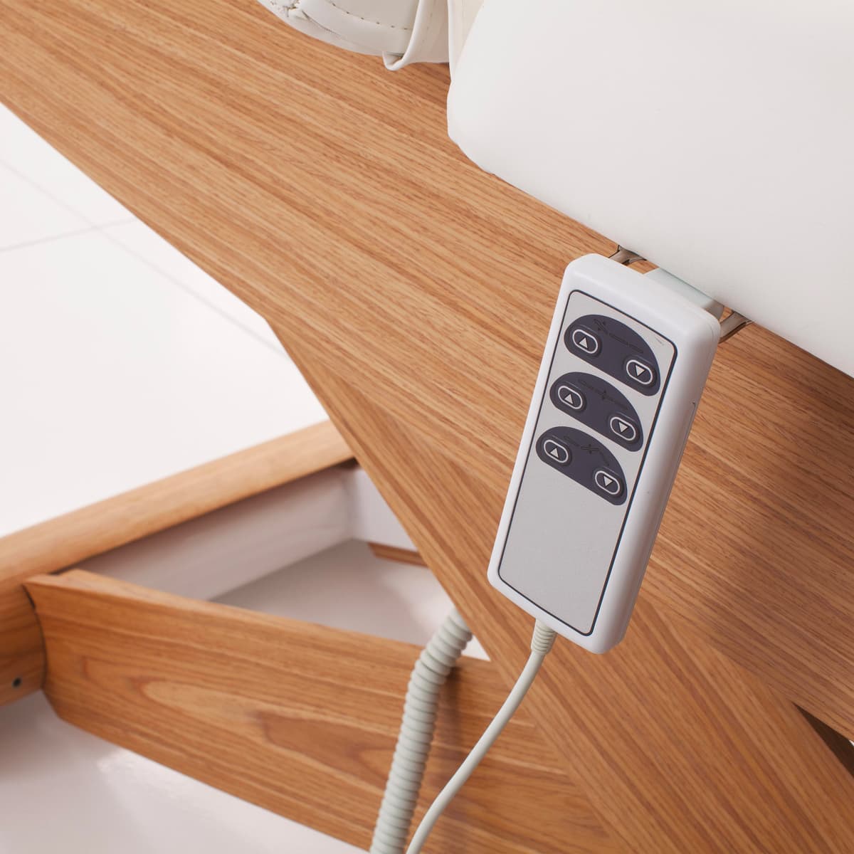 COLONIAL WOOD SPA 3-Motor Massage Table