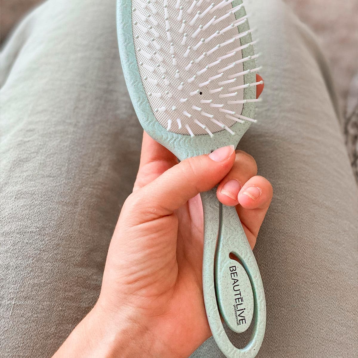 Eco-friendly pneumatic oval brush with pins