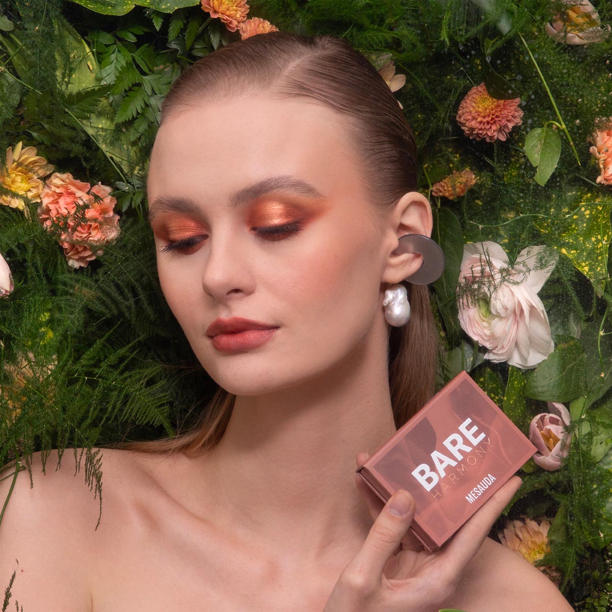 BARE HARMONY Eyeshadow Palette