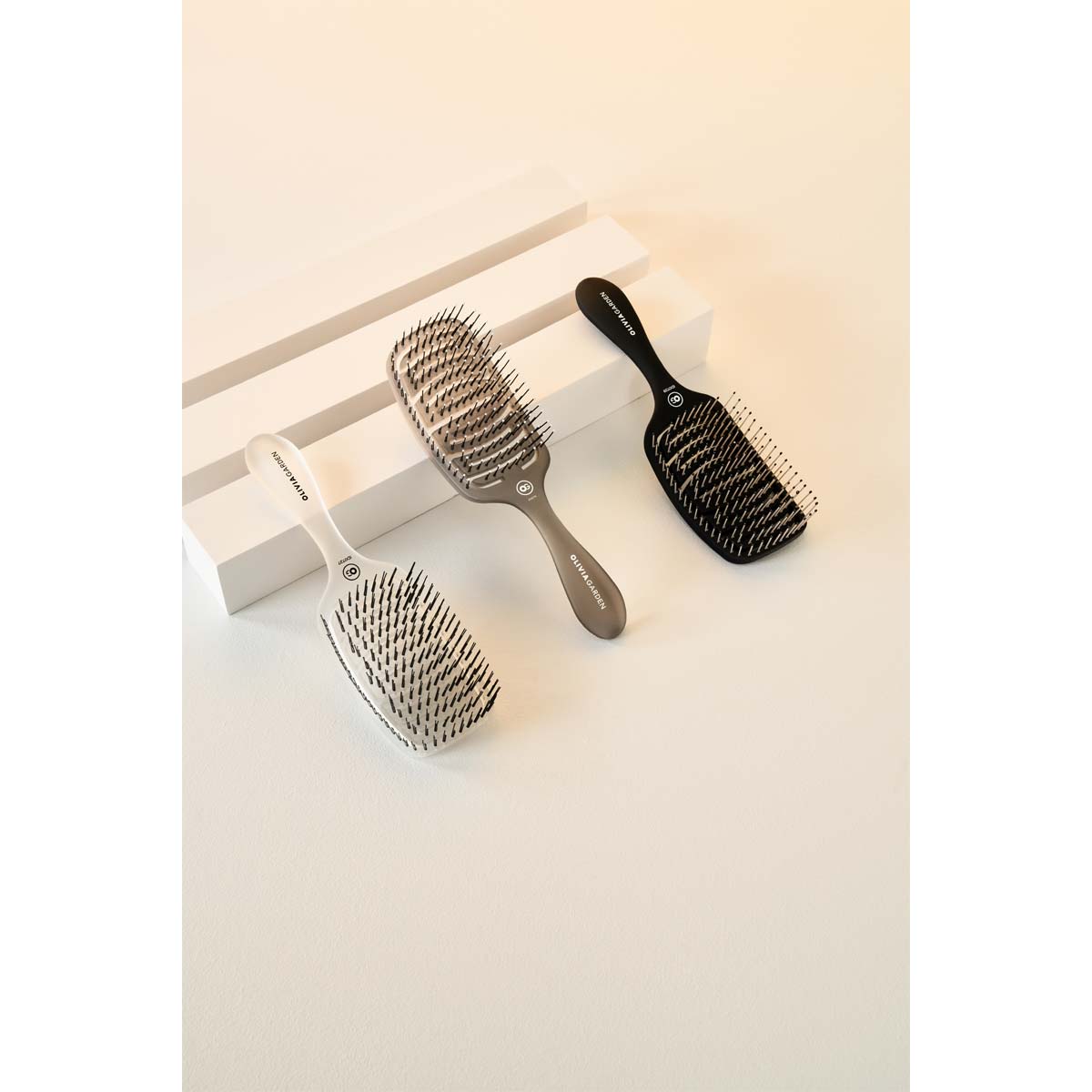 Brosse Essential Care Flex Matt Black pour cheveux épais
