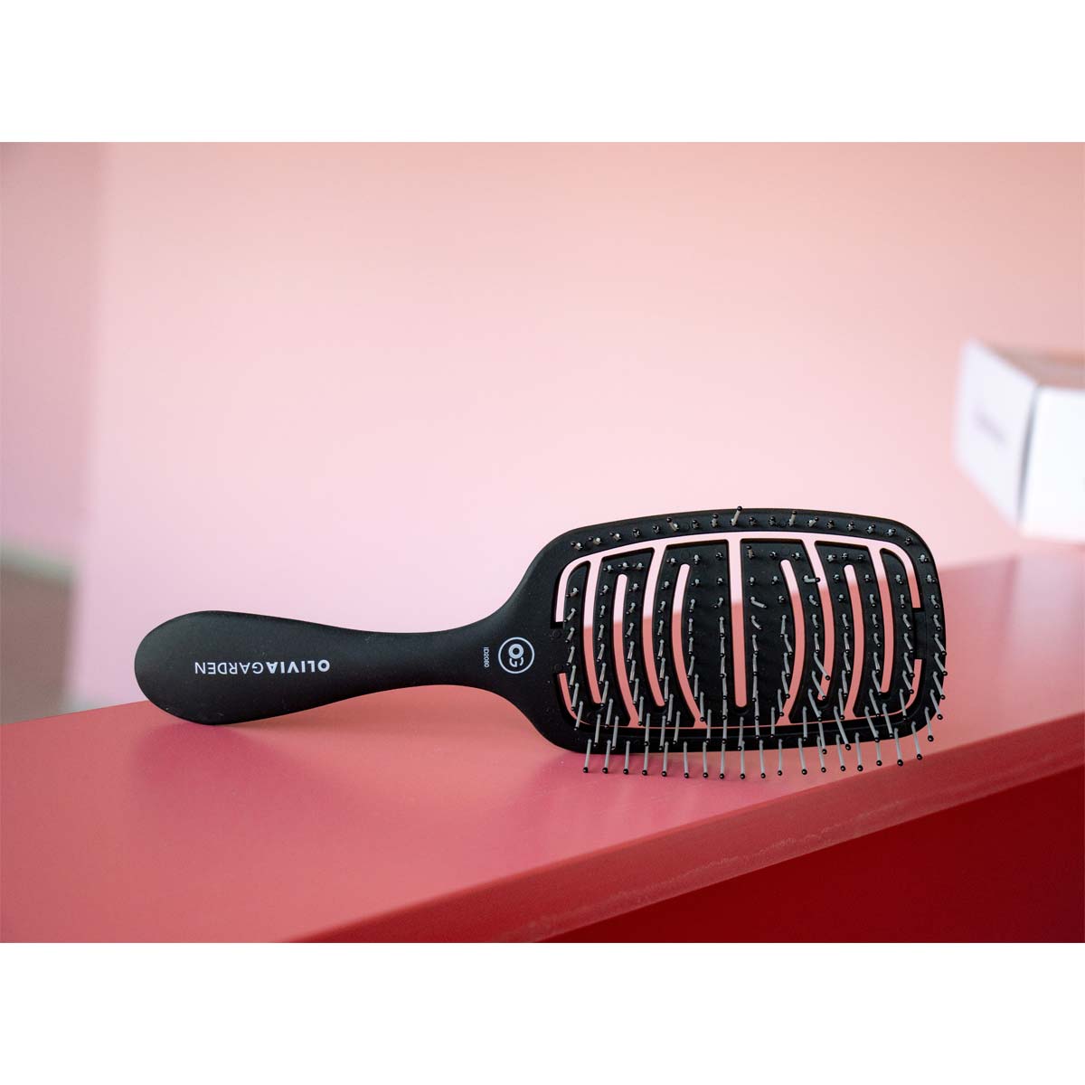 Brosse Essential Care Flex Matt Black pour cheveux épais
