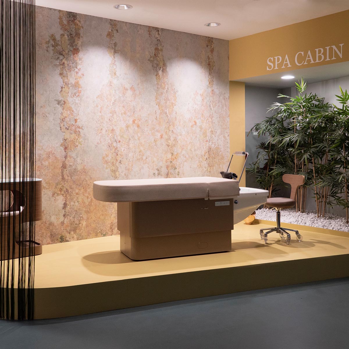 SHIROBODY HAIR SPA Table